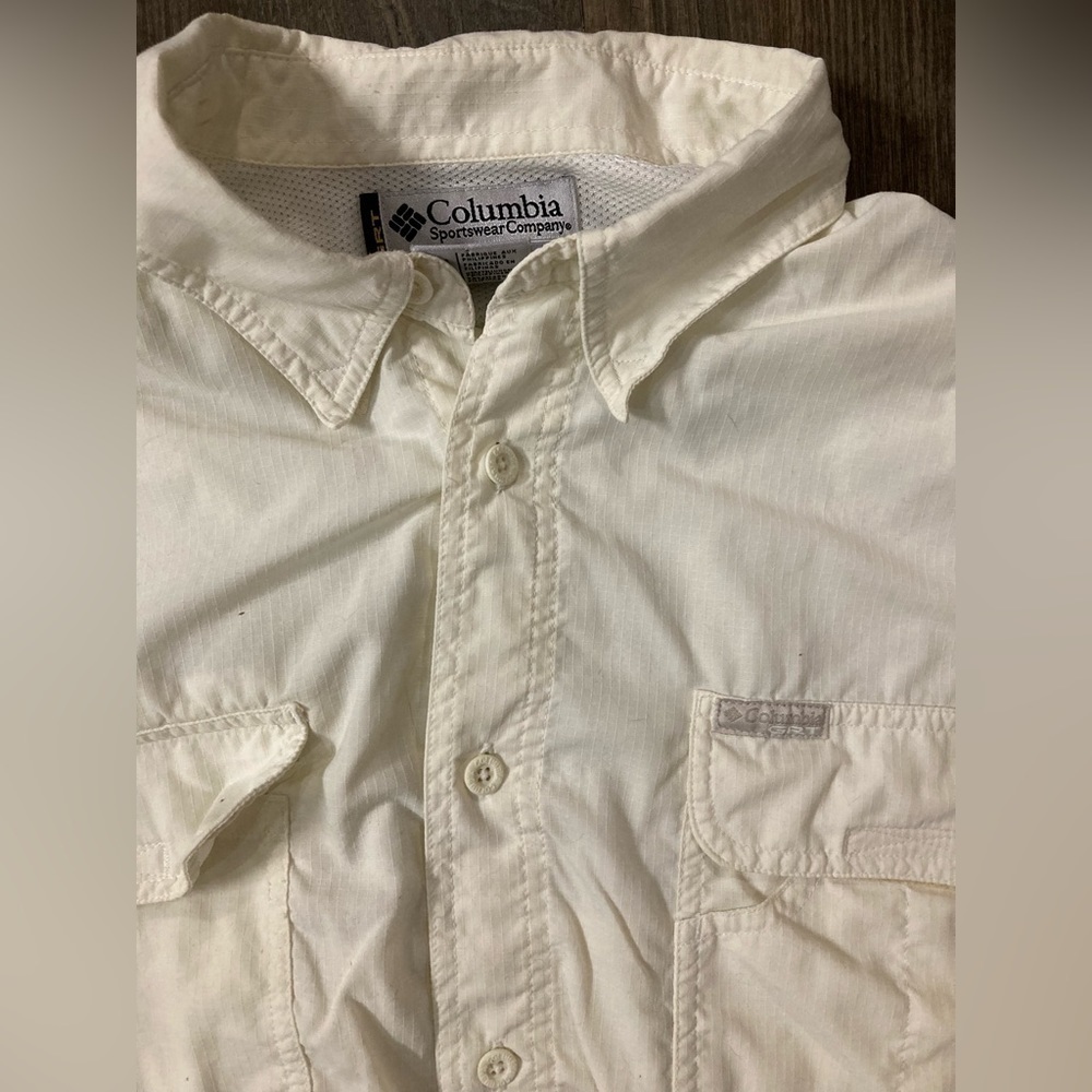 Columbia Men’s Off-White XL Button Down Shirt